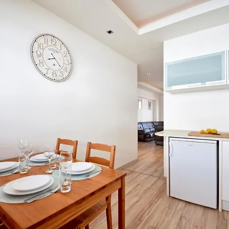 Ambria Platan Complex Ii