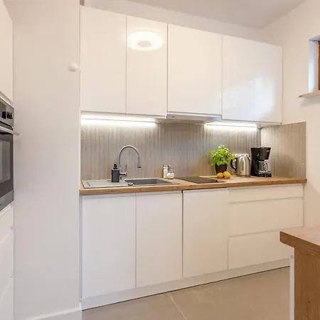 Ambria Platan Complex Ii