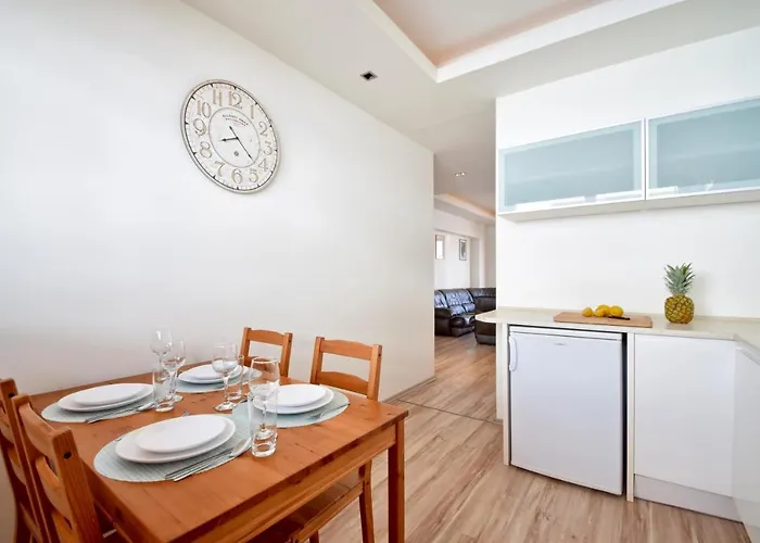 Ambria Platan Complex Ii